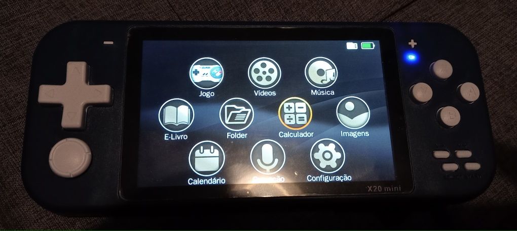 Vendo consola portátil X20 mini tipo Nintendo com 1.000 jogos nova