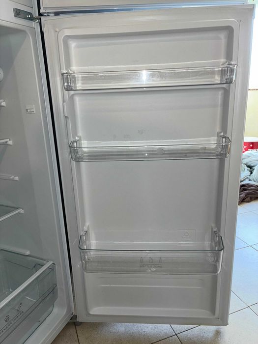 Frigorífico 2 portas CONFORTEC - 204 litros