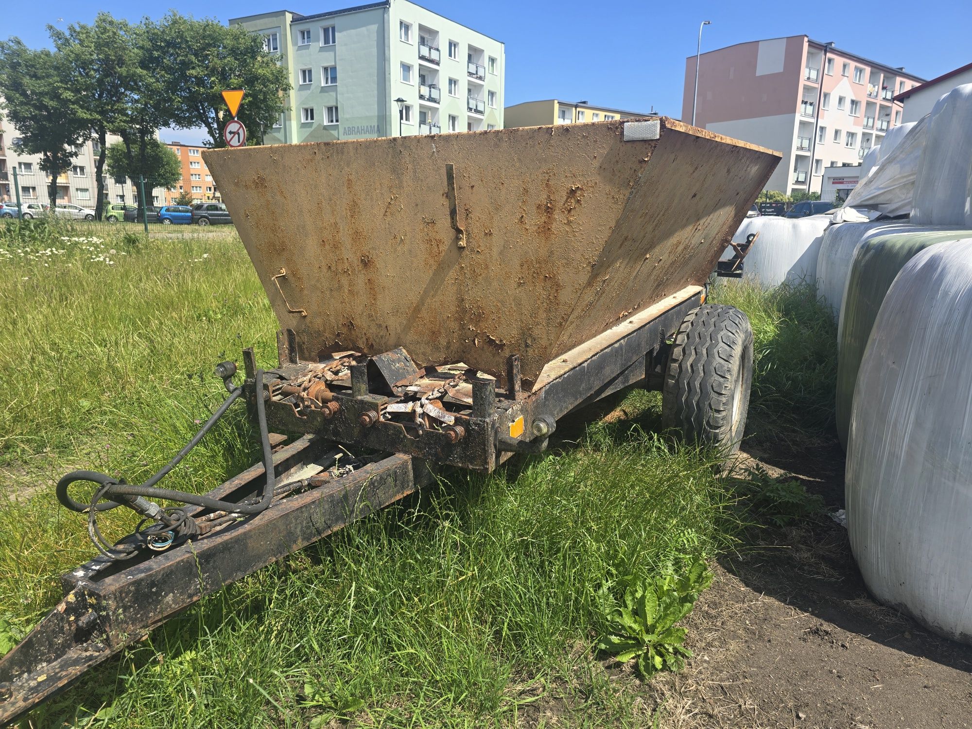 Rozsiewacz wapna łańcuchowy