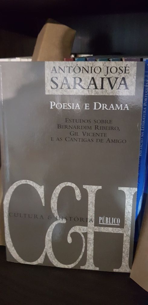 8 livros de António José Saraiva