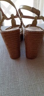 Sandálias douradas pele marca Minelli  /  Nº 38