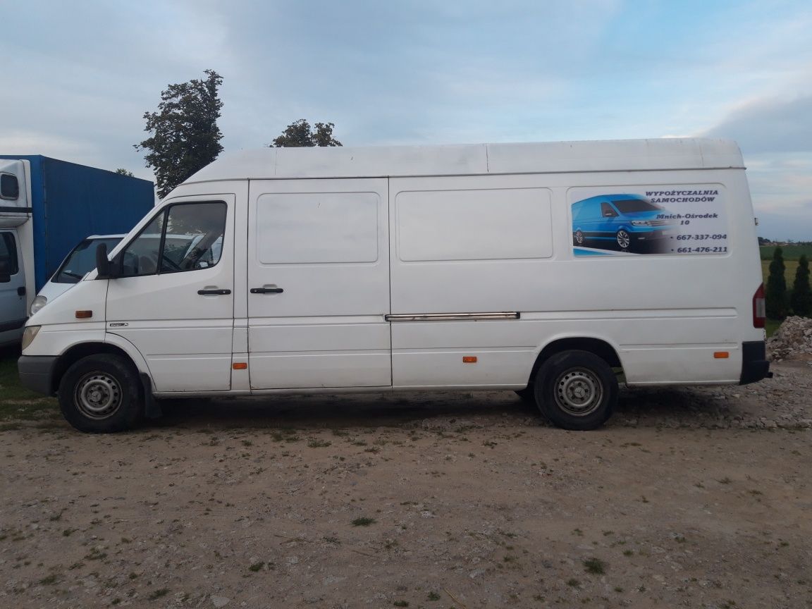 Wynajem busów i aut dostawczych