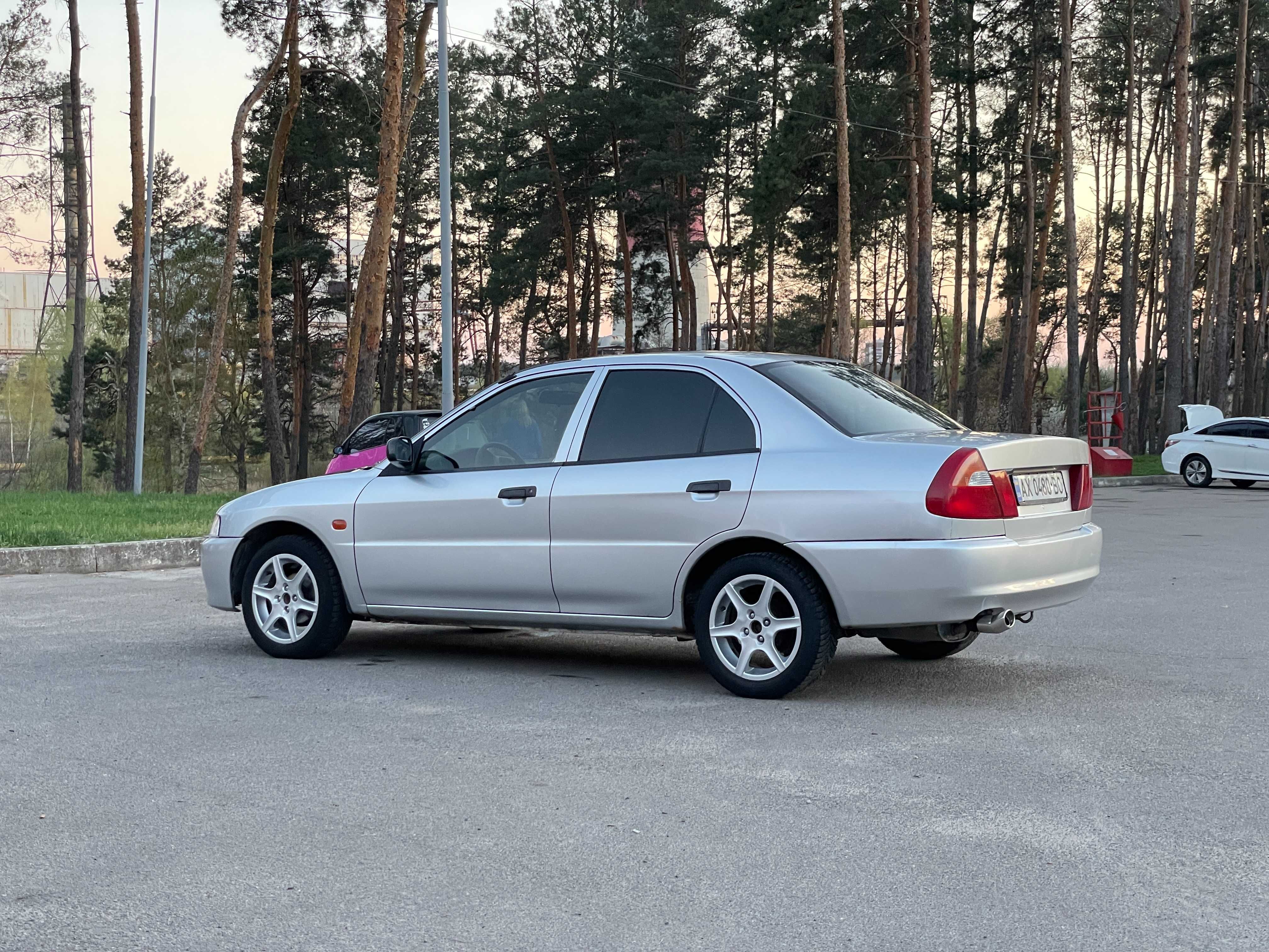 Mitsubishi Lancer 6 2001