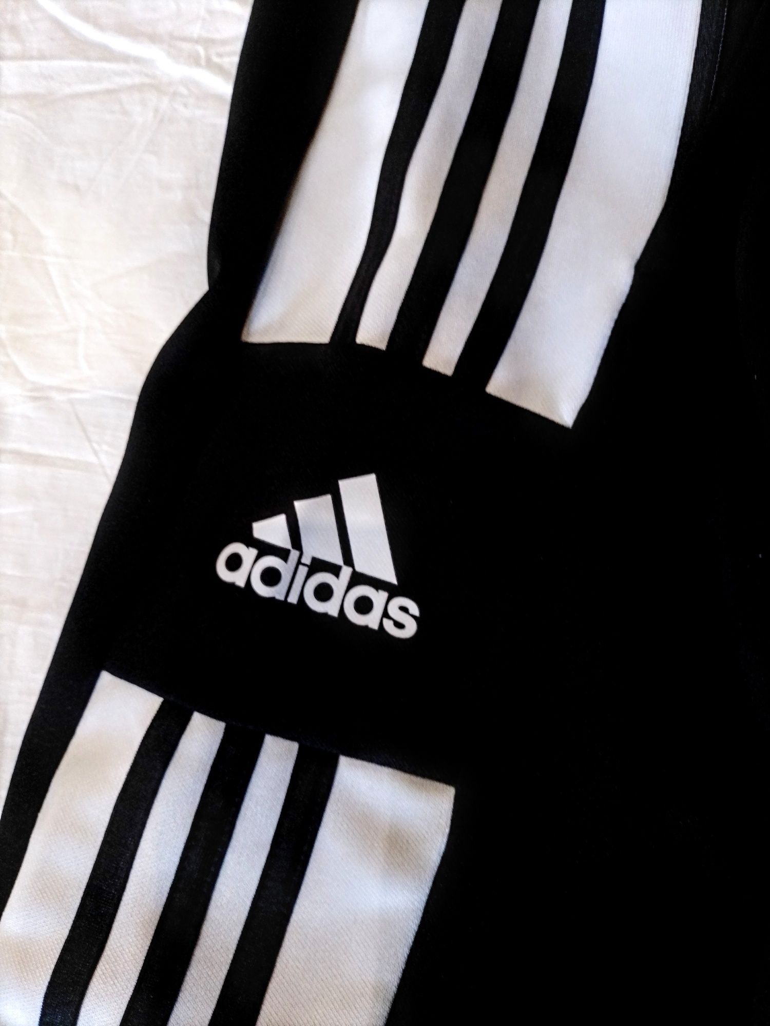 Спортивные штаны Adidas original на лампасах