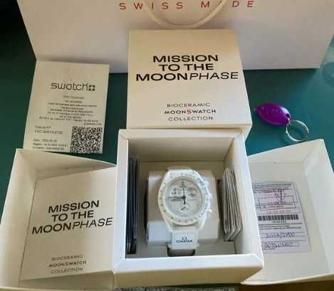 Swatch x Omega Bioceramic Moonswatch Mission To Moonphase Snoopy