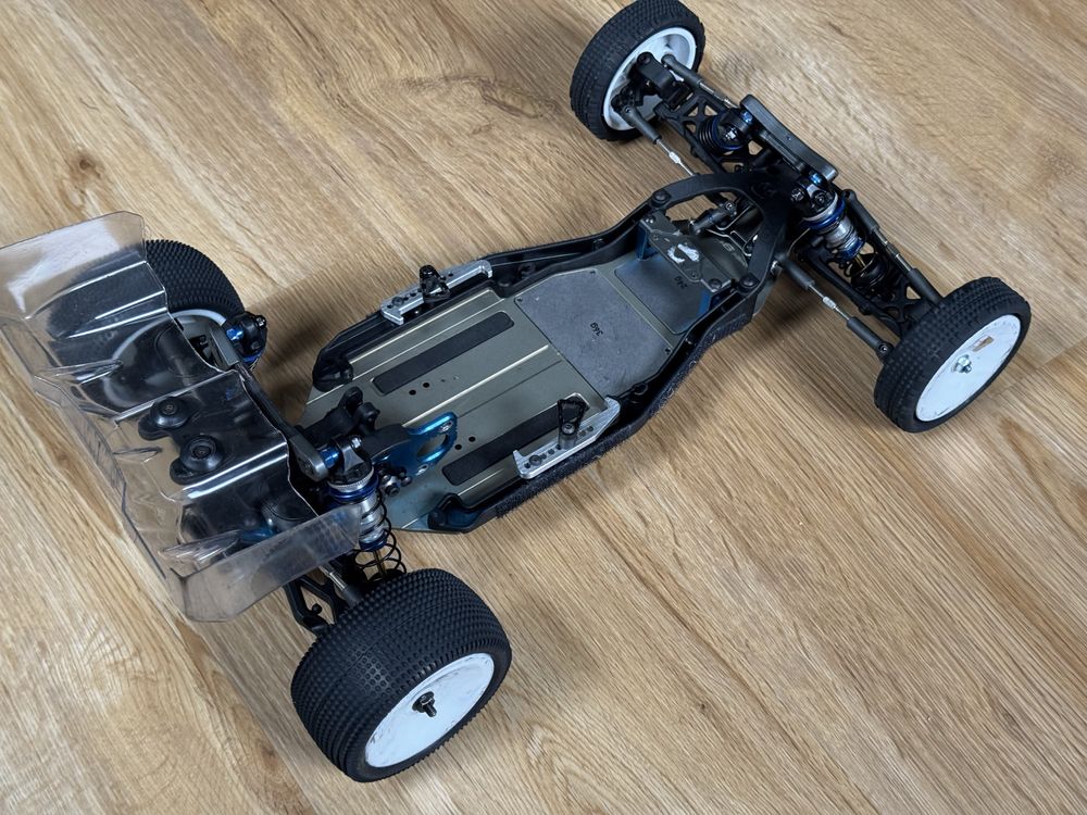 Model RC Team Associated B6.3