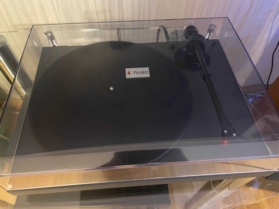 Gramofon  Pro ject  1- Xpression