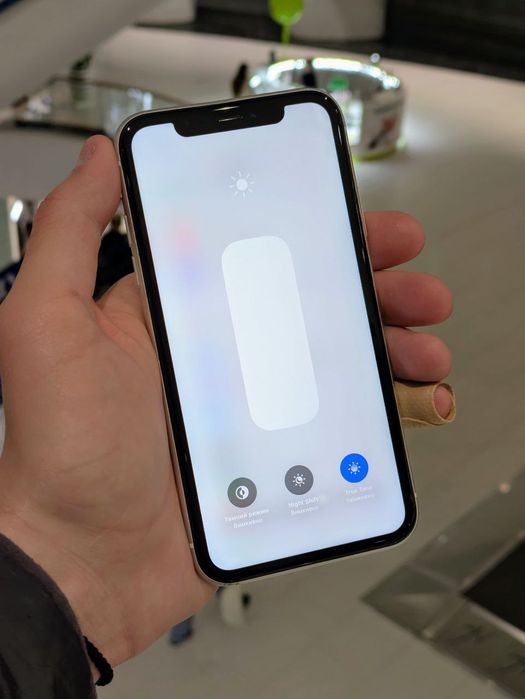 iPhone XR 128gb White Neverlock