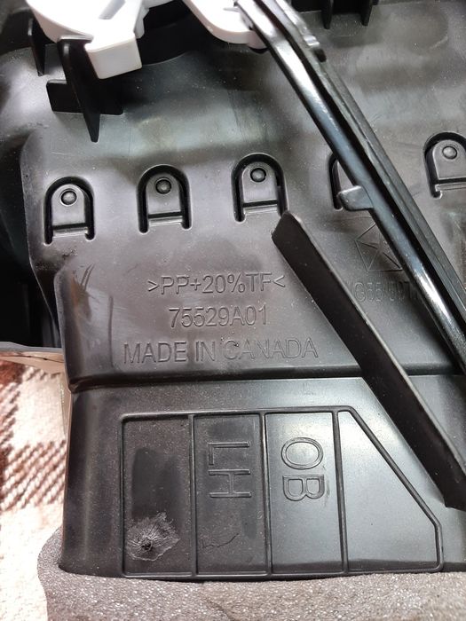 Дефлектор повітряного потоку JEEP Cherokee 18-22