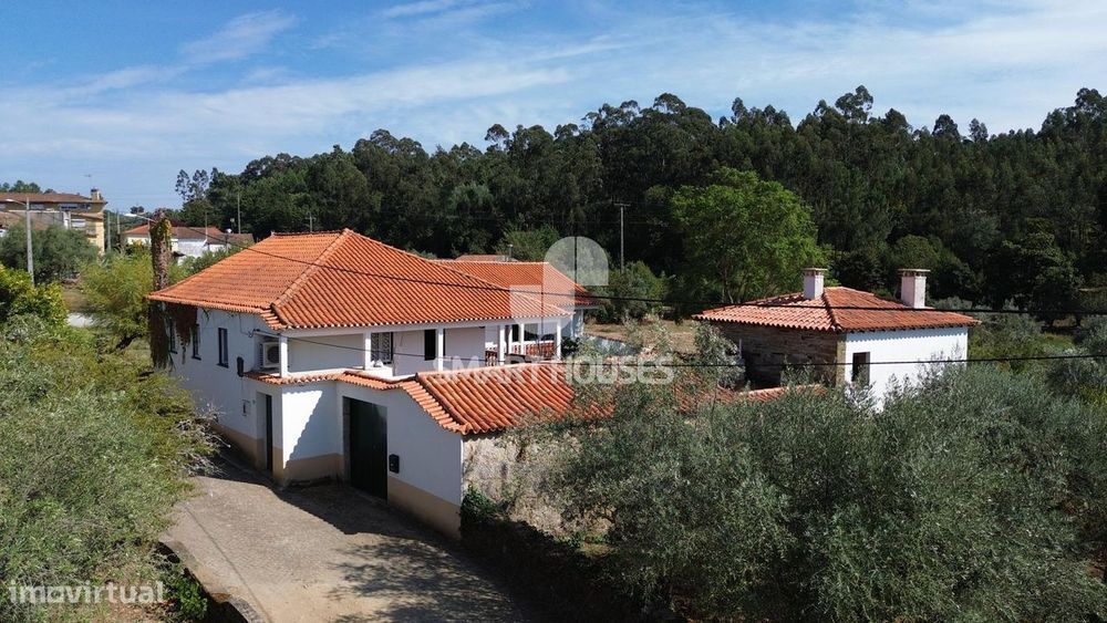 Moradias T5+T1 Espariz c/ terreno