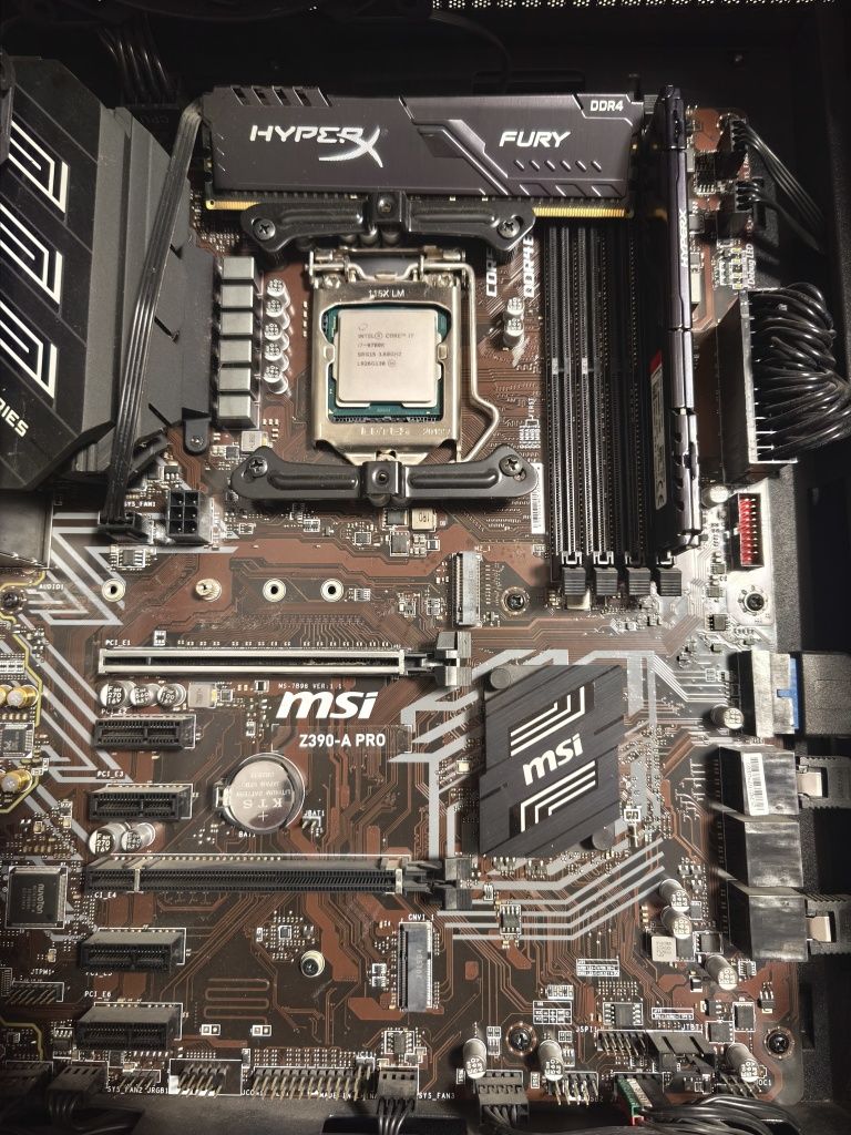 Продам intel core i7 9700k, msi z390a pro, huperX ddr4 32gb