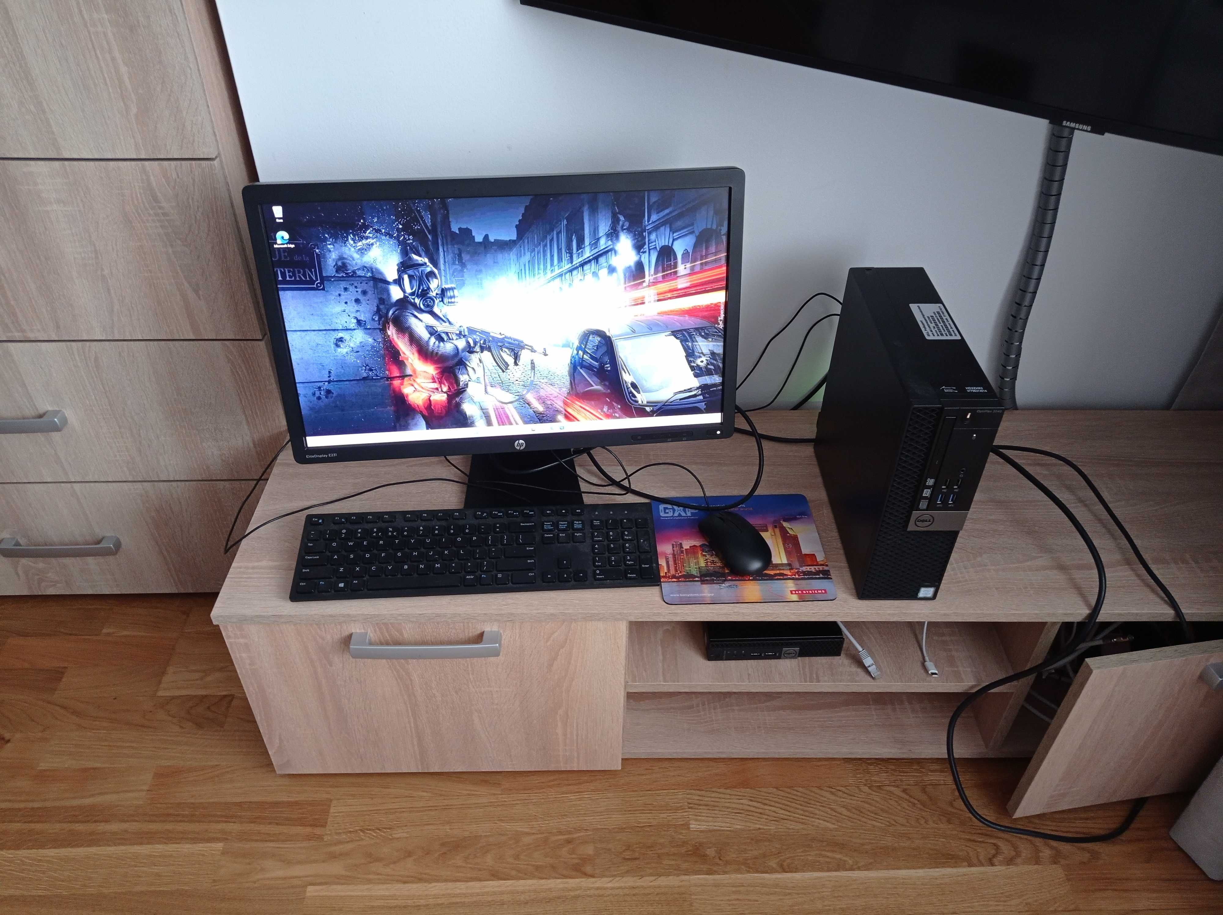 Komputer, klawiatura, mysz, monitor, karta wi fi i bluetooth