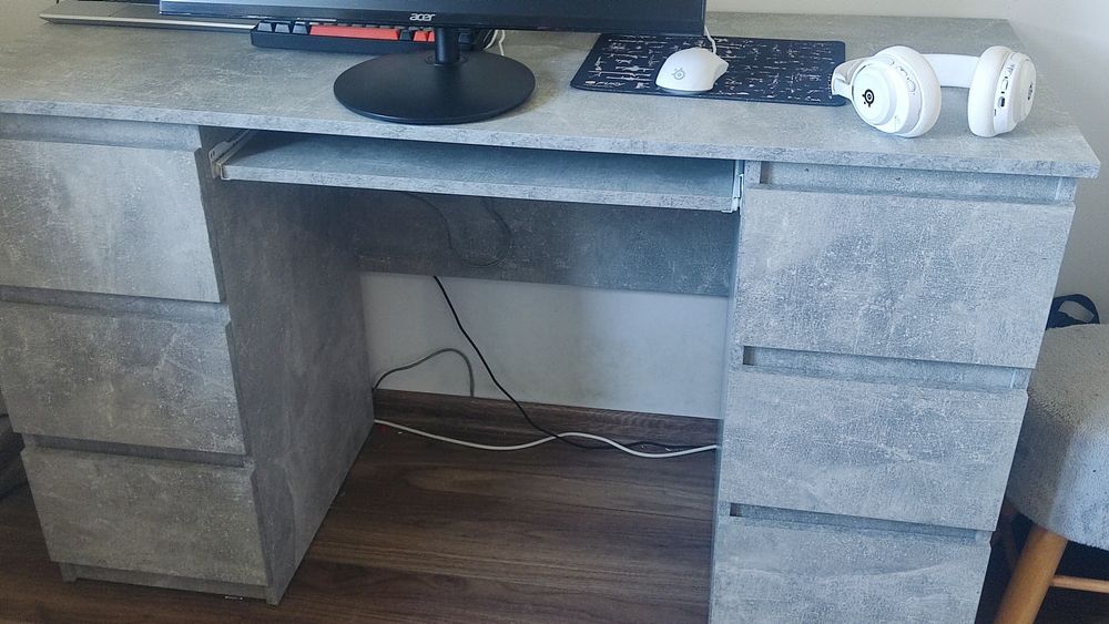 Meble szary beton biurko komoda łóżko i puleczka nakastlik