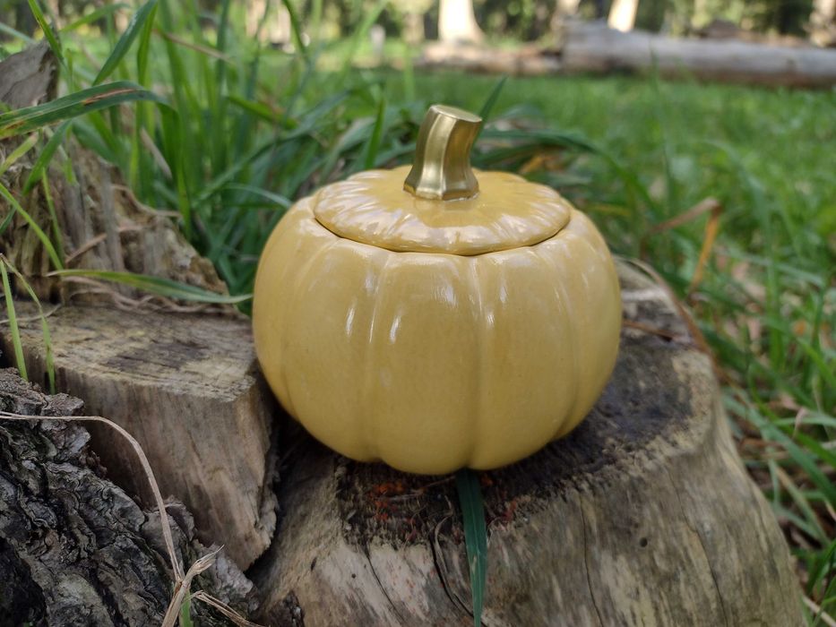 Dekoracja, aromatyczna świeca sojowa w gipsowym pojemniku handmade