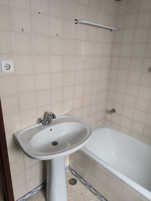 Arrenda-se apartamento T1 localizado no Murtal, Parede