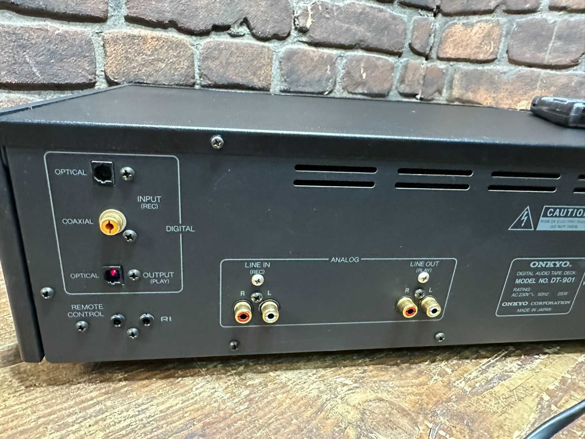 Magnetofon Onkyo DAT DT 901