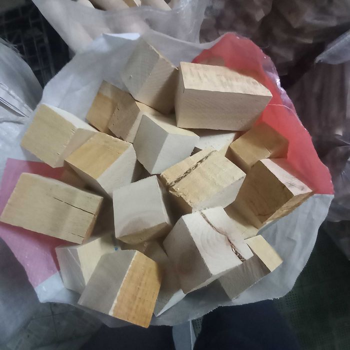 Saco de lenha em quadrados 25kg