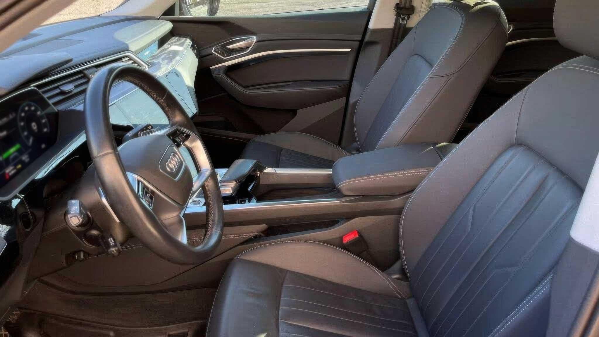 2022 Audi e-tron Premium quattro