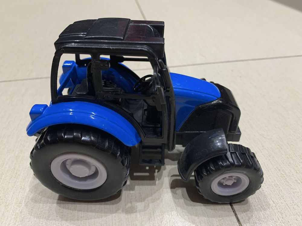 Traktor zabawka  dla dzieci
