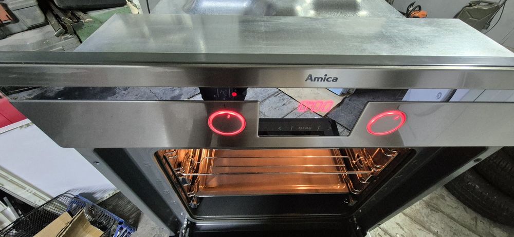 Духовка врізна AMIKA