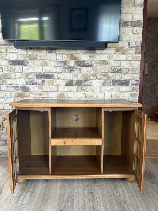 Sprzedam szafkę pod telewizor