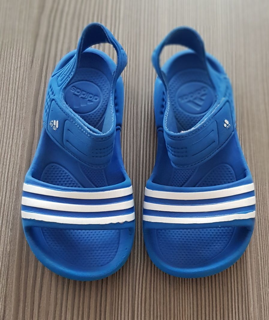 Klapki Adidas 30, buty Adidas 30