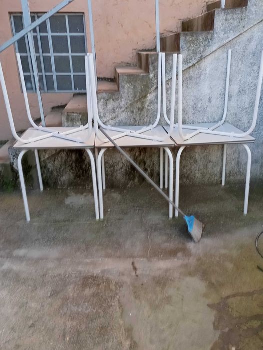 Mesas e cadeiras de esplanada