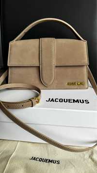 Замшева бежева сумка Jacquemus 24 см.