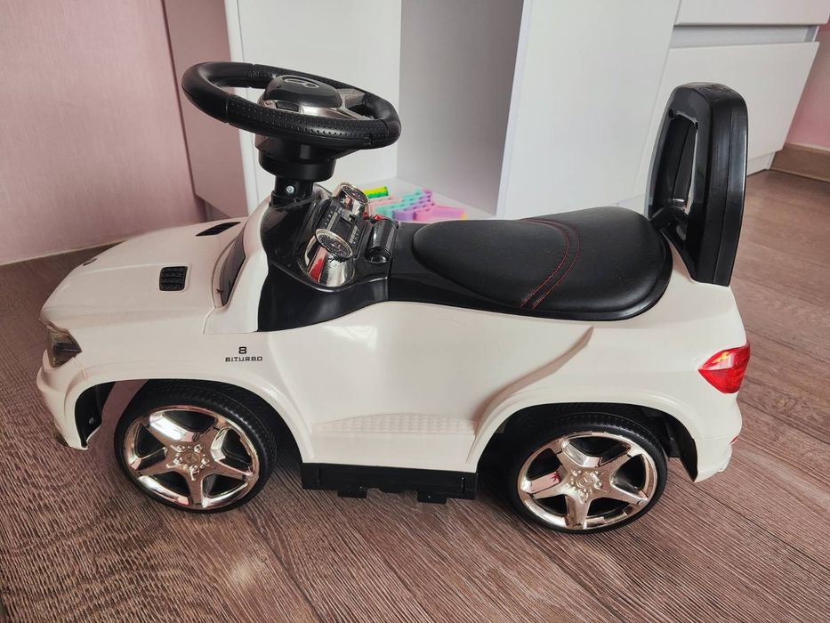 Продам толокар Mersedes-Benz (Мерседес) НА АККУМУЛЯТОРЕ