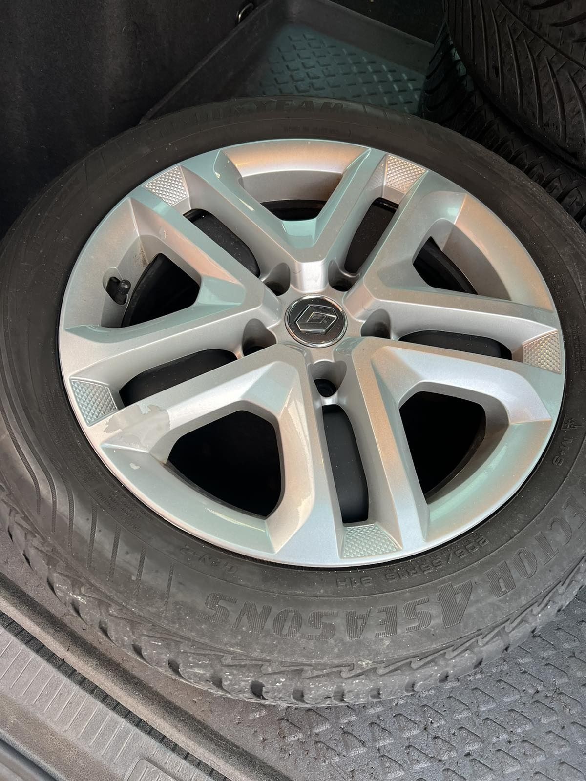 Диски з резиною 205/55 r16 megane3 scenic3