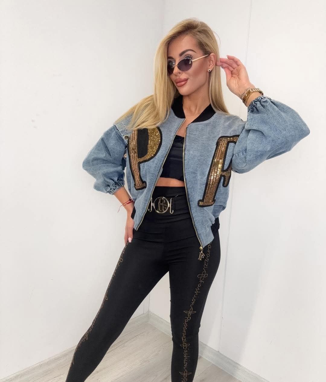 Elegancka kurtka jeans złote napisy logo paparazzi