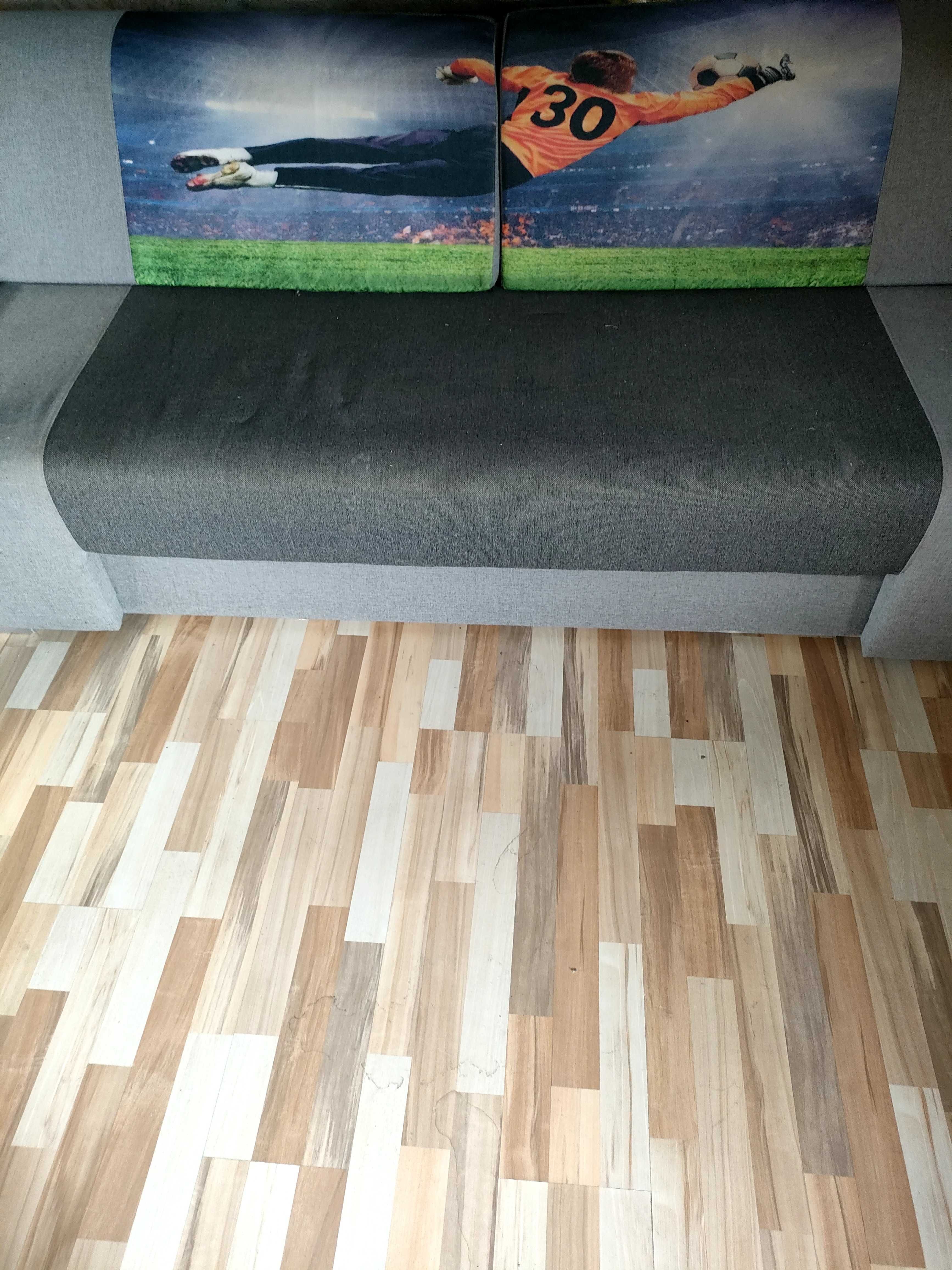 Sofa rozkładana z pojemnikiem