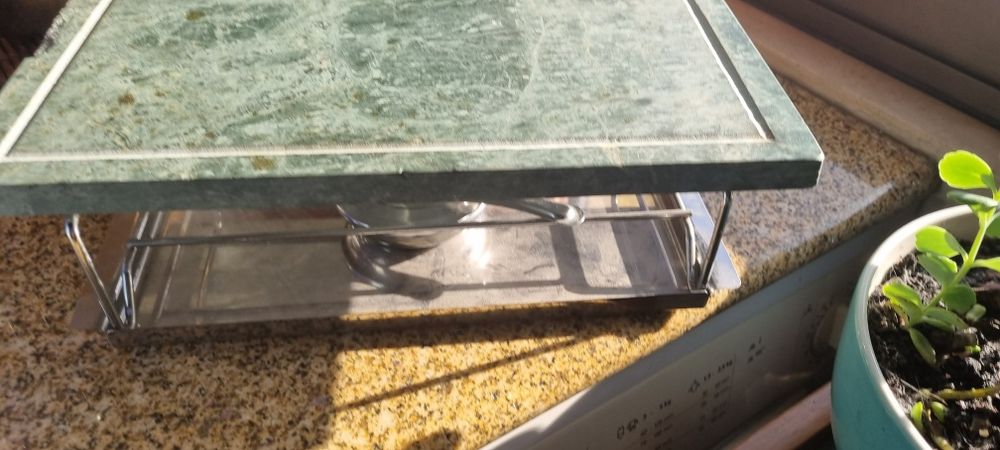 Pedra para grelhar carne na mesa. Ótimo para convívio.