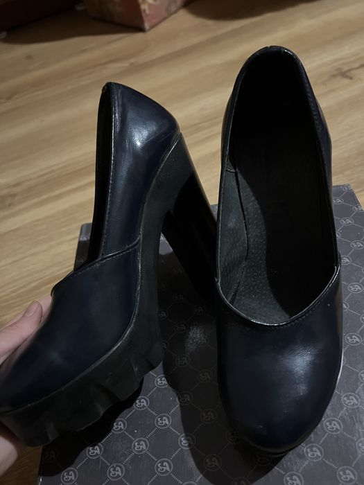 Туфлі на каблуку розмір 38
