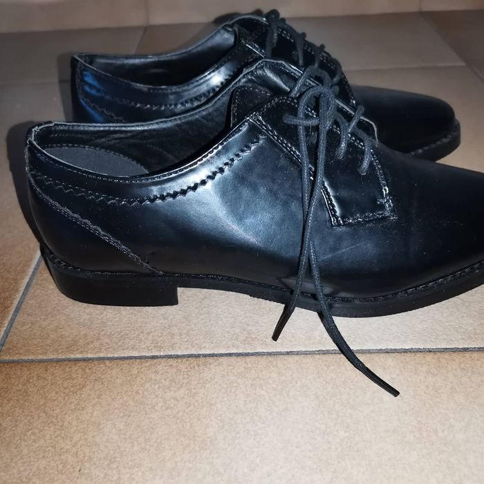 Sapatos clássicos NOVOS