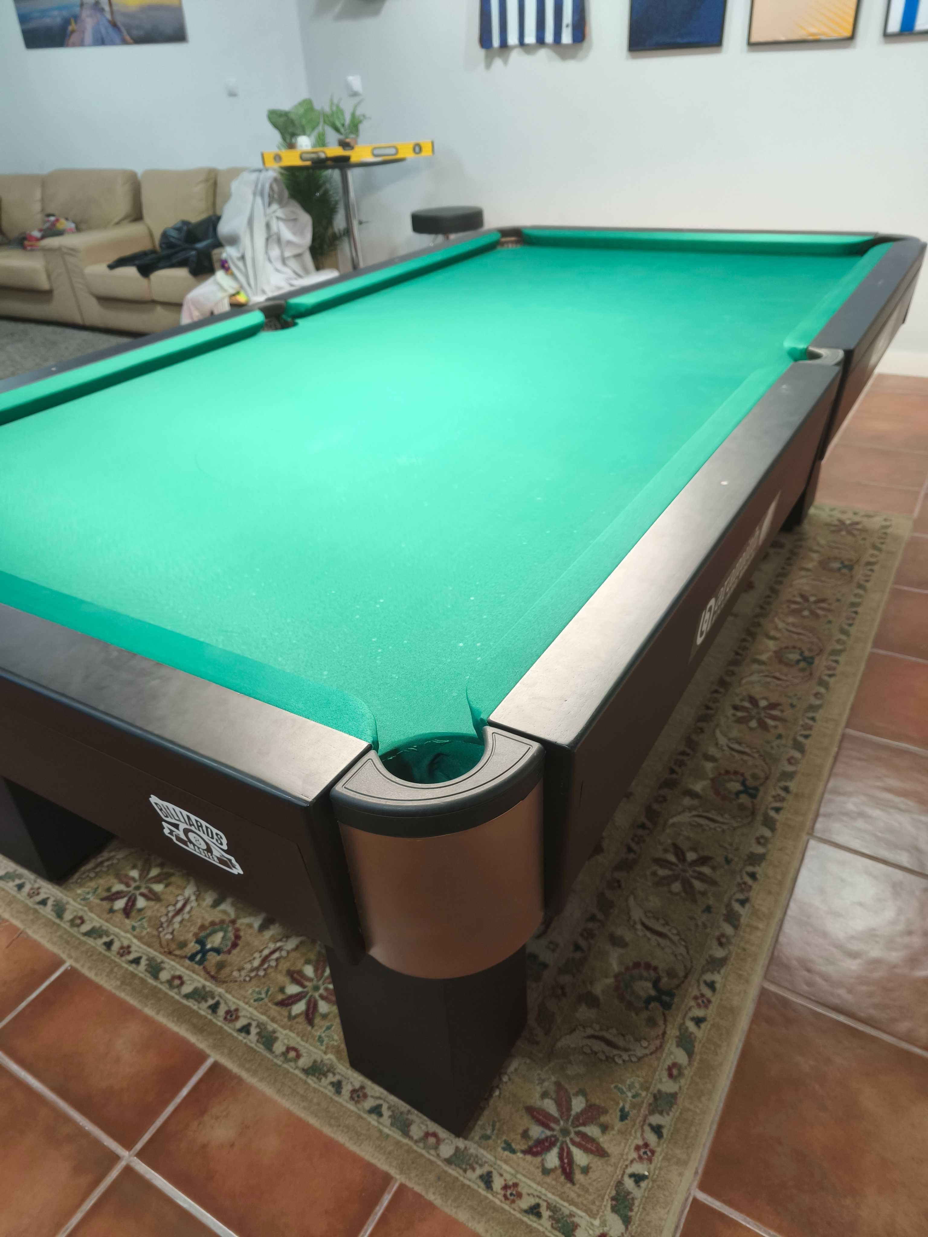 Mesa de bilhar em excelente estado