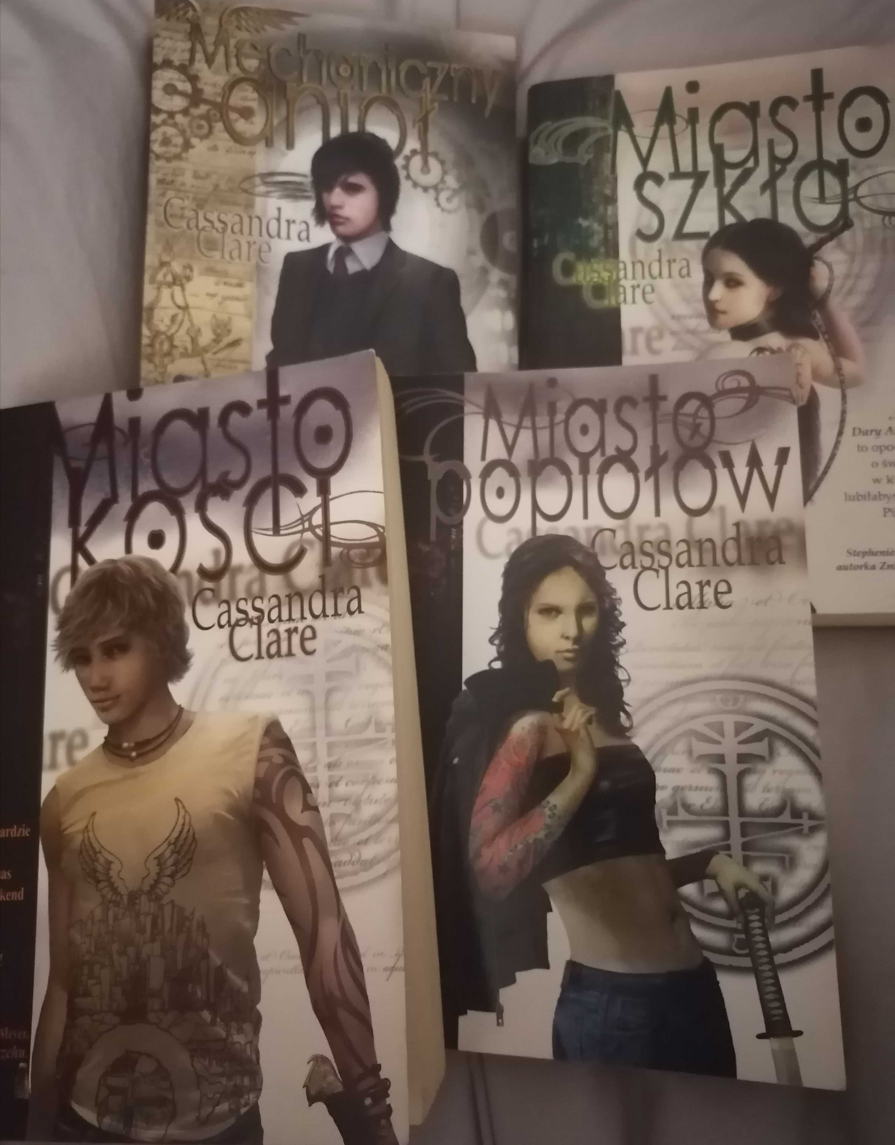 Cassandra Clare Miasto Kości, Popiołów, Szkła, Mechaniczny anioł