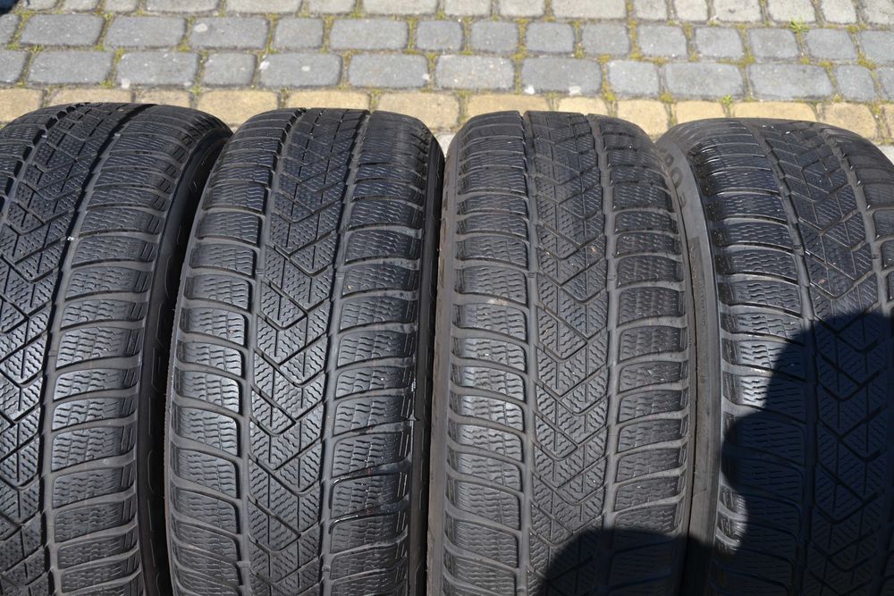 225/55R17 Pirelli SottoZero 3 Opony Zima Bez Napraw 170