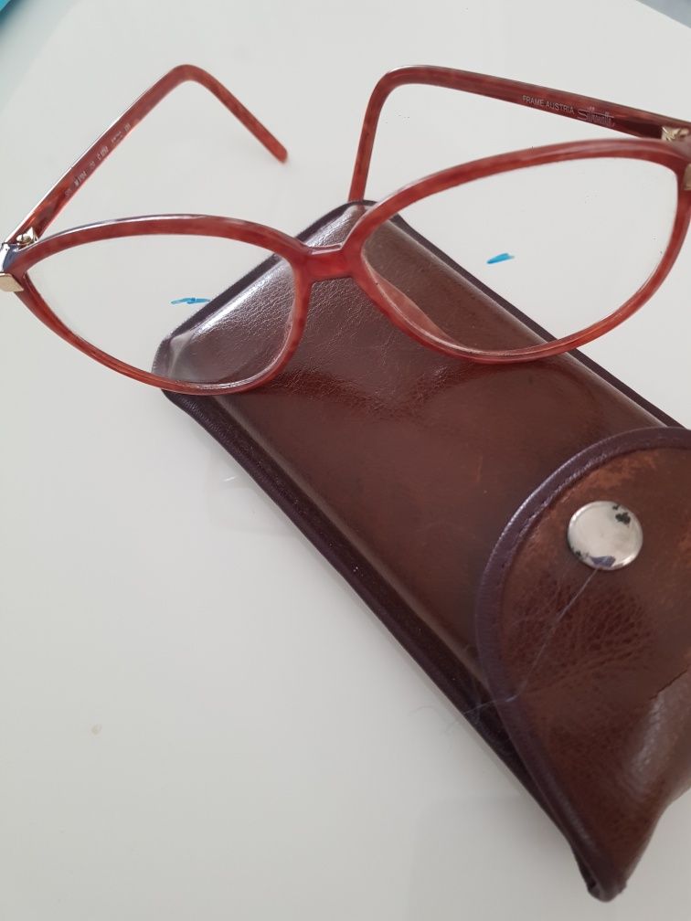 Óculos Vogue para lentes graduadas, muito leves, elegantes.