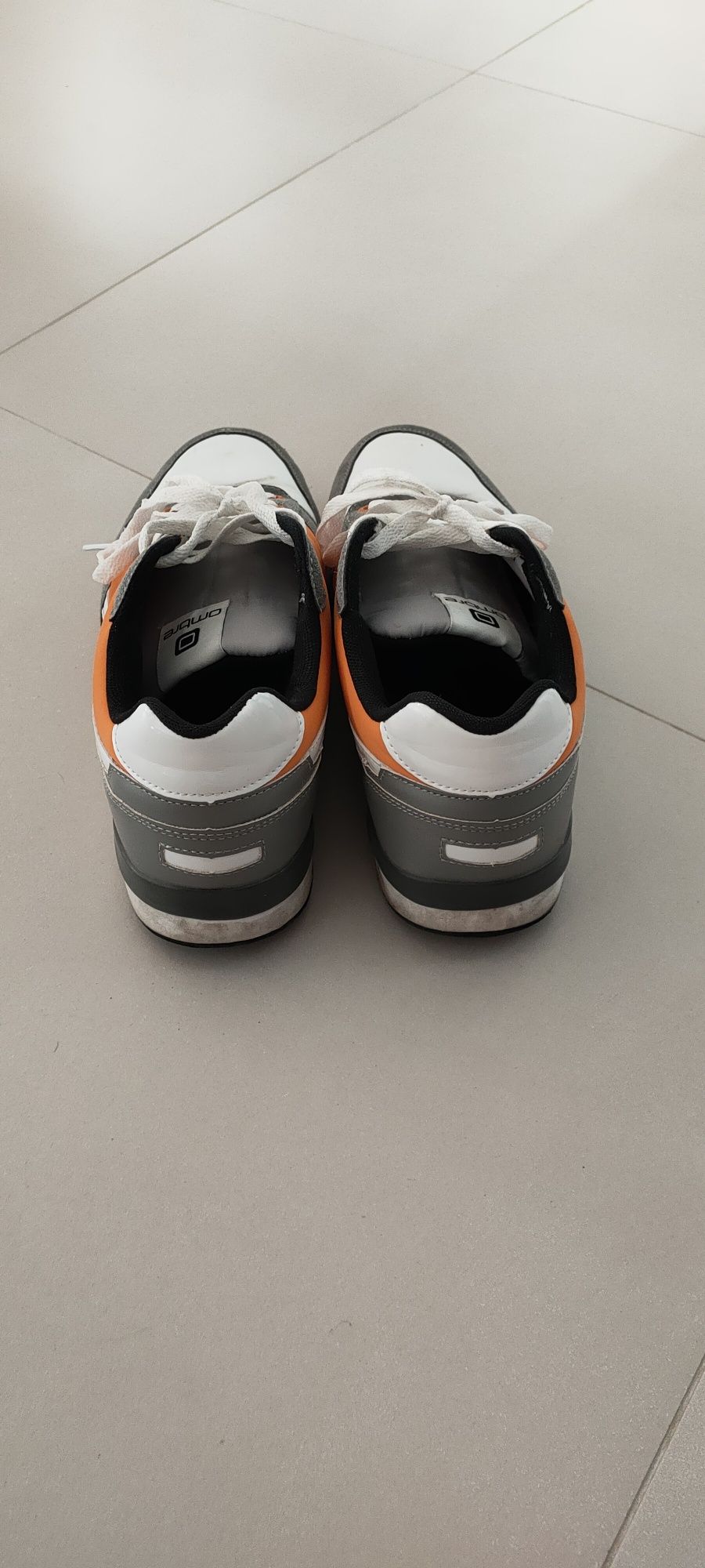 Adidasy pomarańcz biały 42