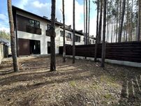 Продам Кутовий Таунхаус біля Соснового Парку. Газове Опалення. Без %