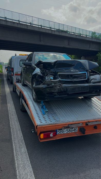 Pomoc drogowa24/7 ,przewóz pojazdów .