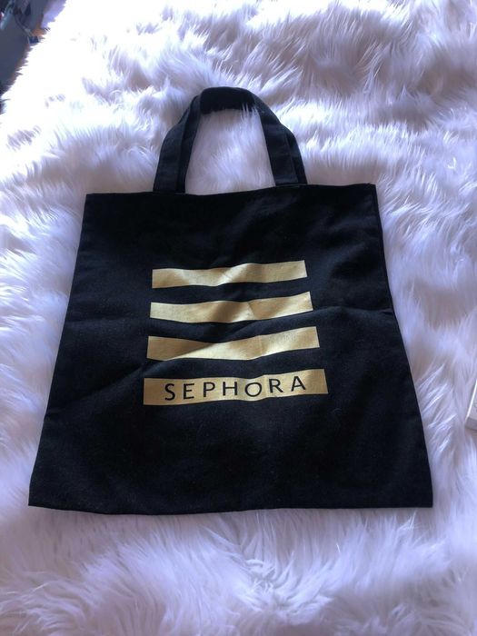 saco preto sephora com letras douradas