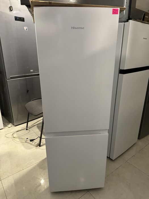 Hisense 2023 рік холодильник 143 см cba-2828