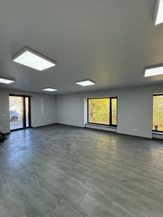 Продам комерційне приміщення район 5 школи ,вул.Перемоги