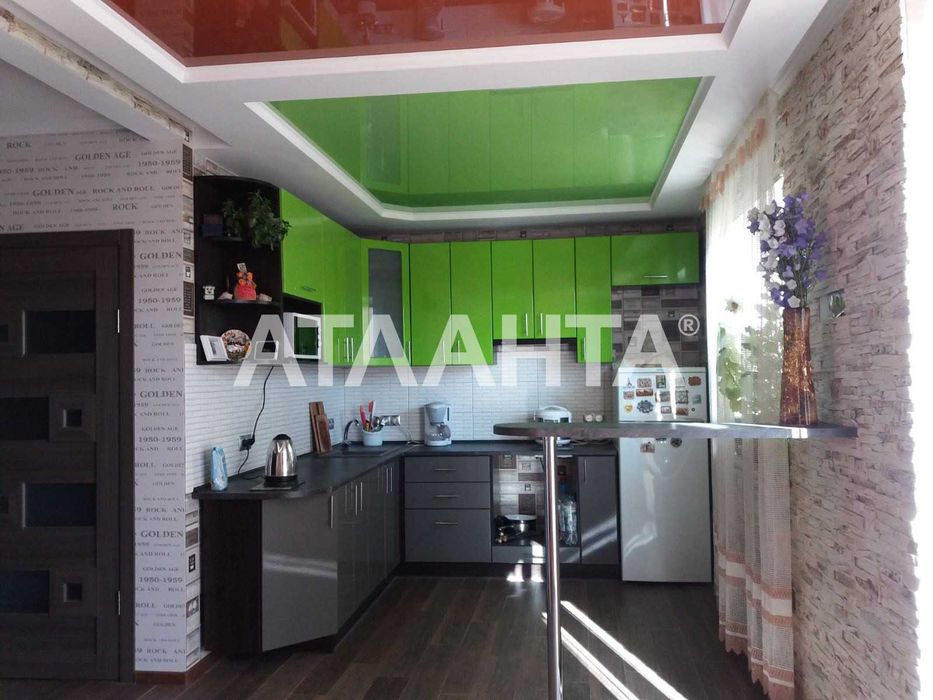 Дом 2016 года с гостевым домиком и ухоженным двориком