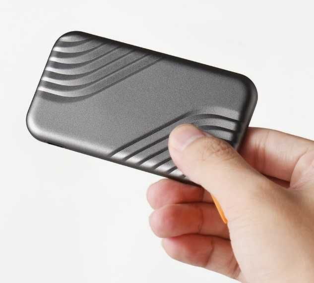 Зовнішній жорсткий диск на 2ТБ  USB 3.1