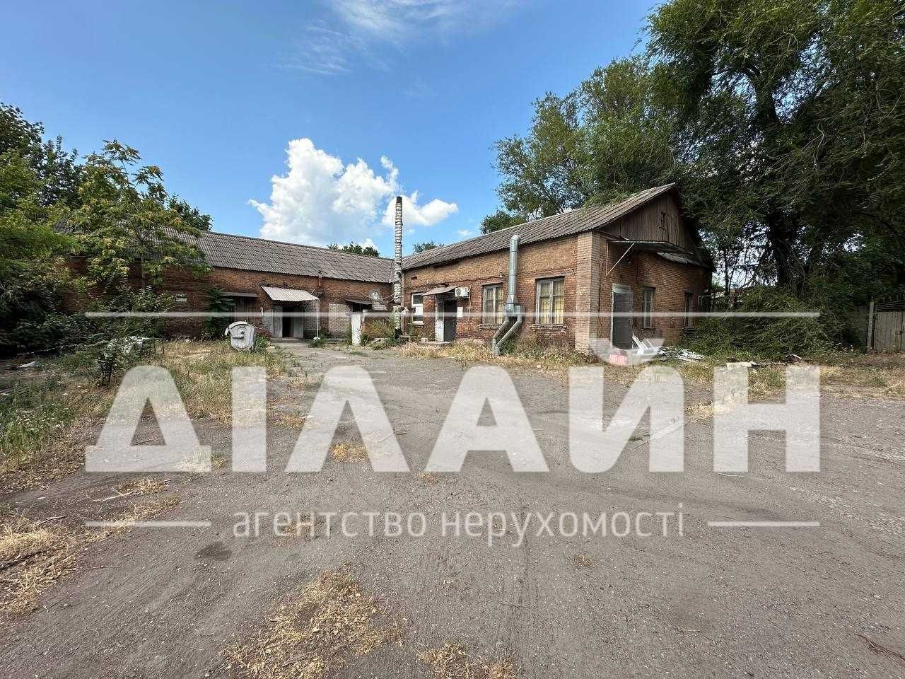 Виробнича будівля у промзоні, район ДСС.