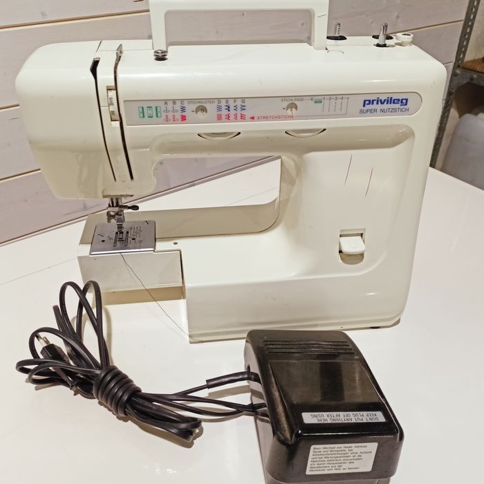 Maszyna do szycia Privileg 1408.
