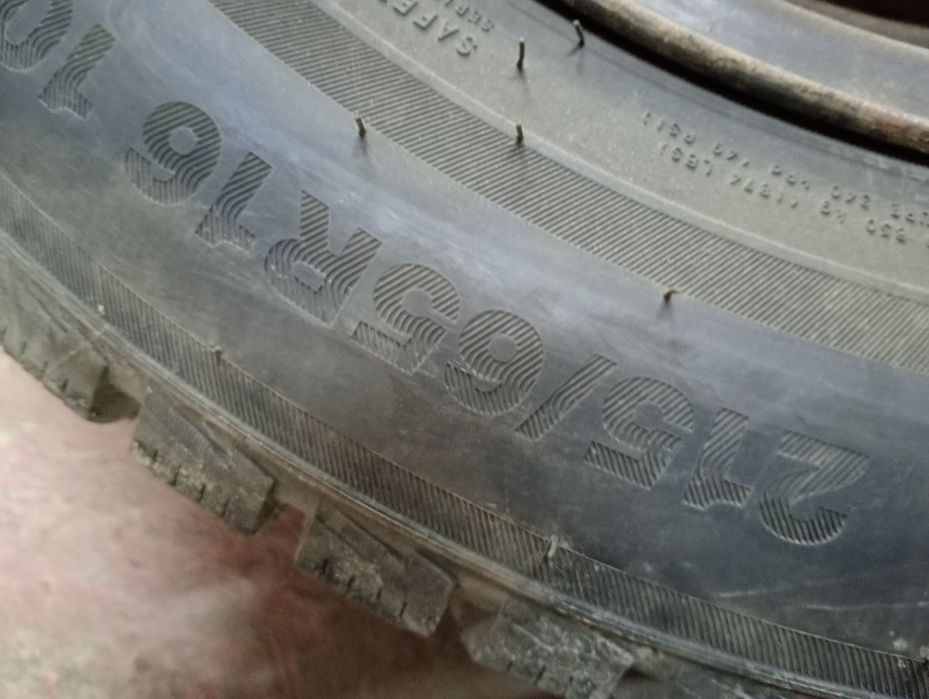 Продам зимову резину 215х65хR16
